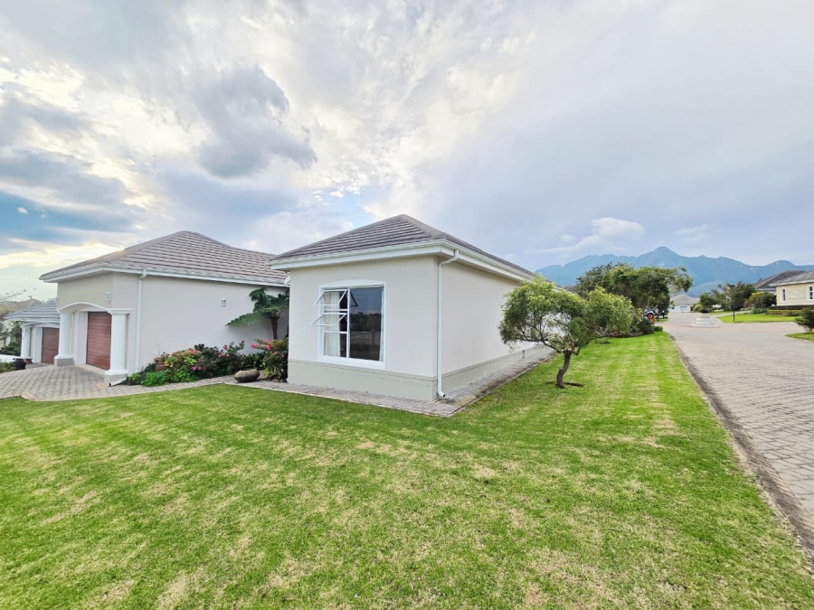 3 Bedroom Property for Sale in Kingswood Golf Estate Western Cape